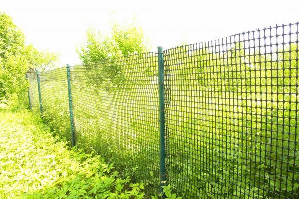 Сверхпрочная сетка пластиковая ("забор") 20x20 тёмно-зеленая. 1рулон 20 м.п.